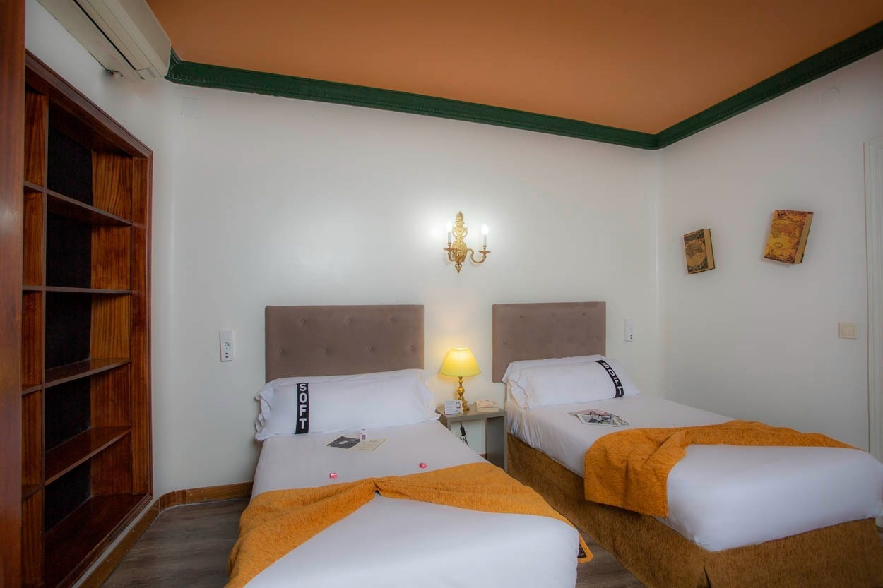 Gemütliches Doppelzimmer im Casual del Teatro Madrid – Boutique-Hotel nahe der Gran Vía.