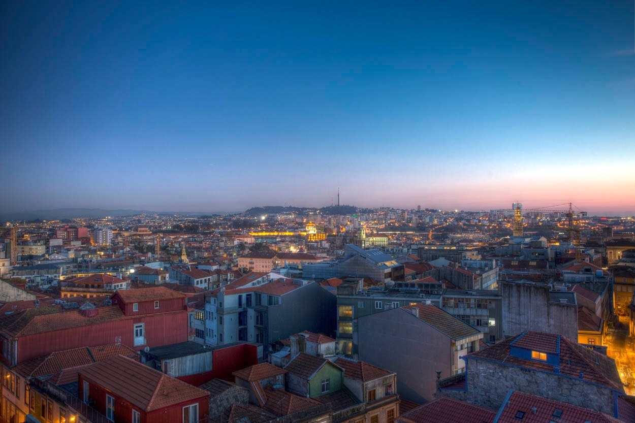 Casual Inca Porto: Zentrales Hotel in Porto mit Panoramablick über die Stadt.
