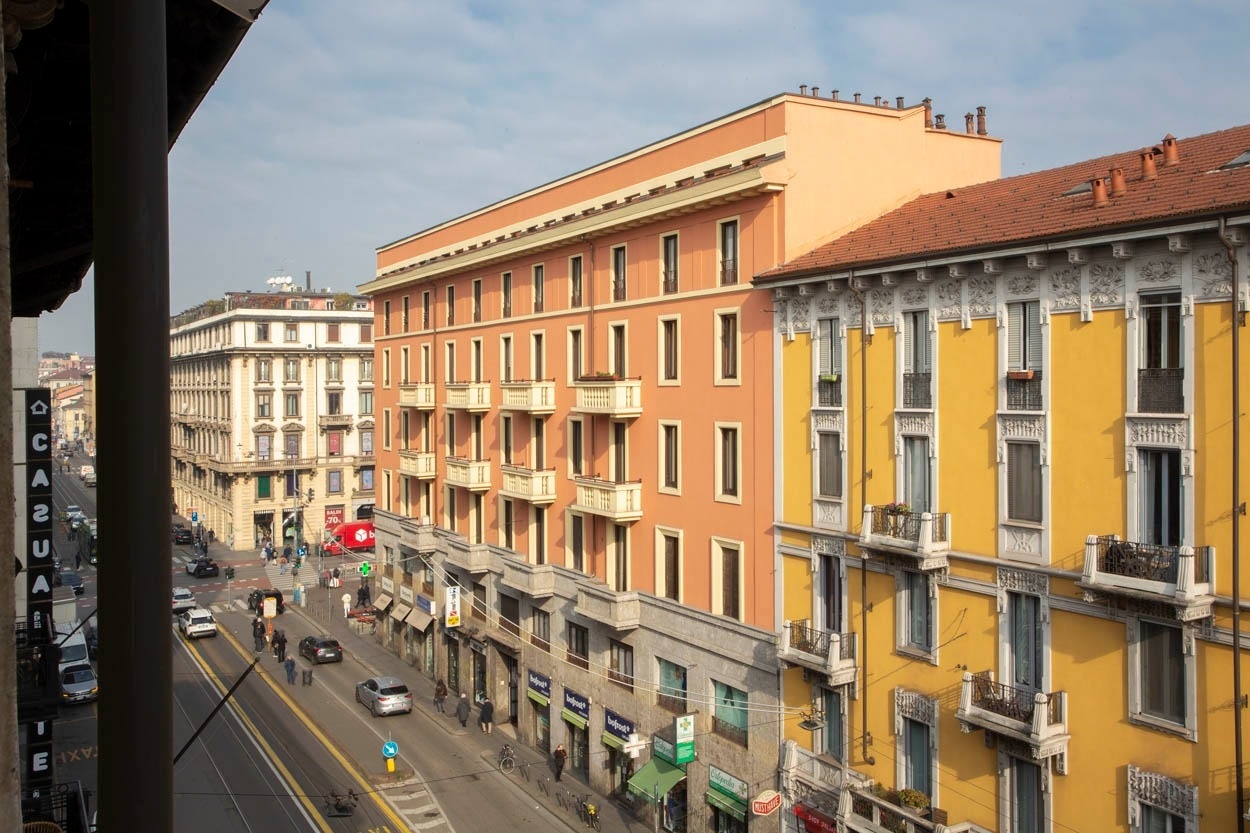 Casual Eclettico Milano - Hotel Mailand nähe Bahnhof Centrale: Bunte Fassaden & Balkone