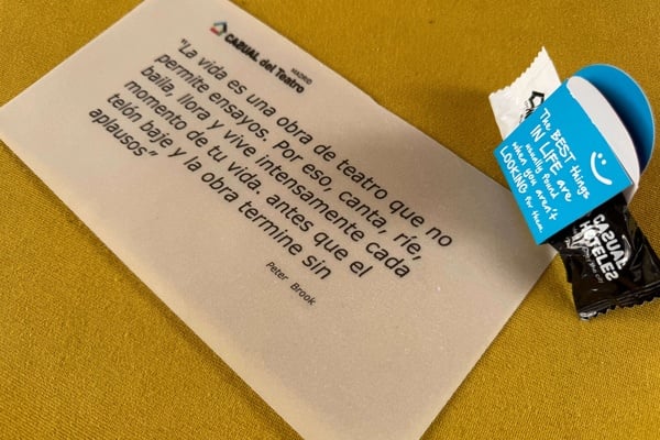 een stuk papier met een citaat van peter brook