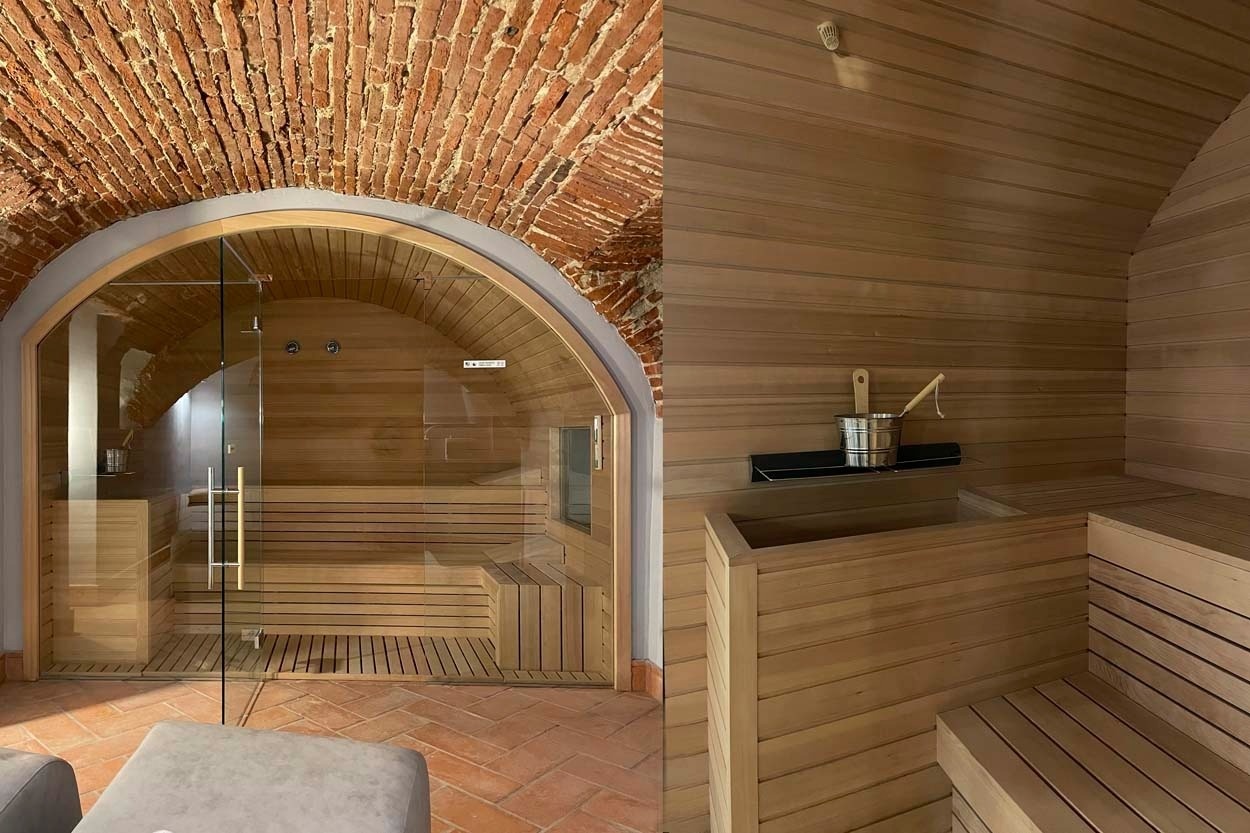 Holzsauna mit Glasfront im Casual Rinascimento Firenze – modernes Hotel mit Pool in Florenz. Entspannung pur.