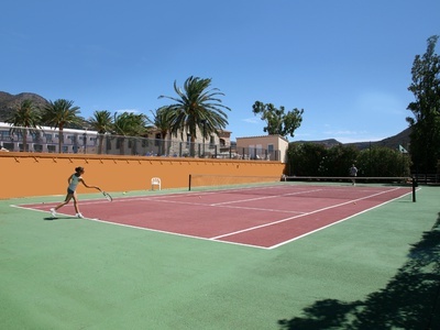 EL HOTEL - Tenis