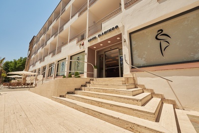 L'HÔTEL - Entrée