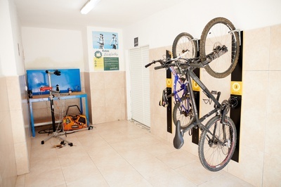 SPORTS & FUN - Sala para bicicletas