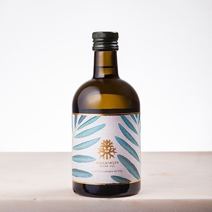 a bottle with a label that says ' azeite virgem extra ' on it