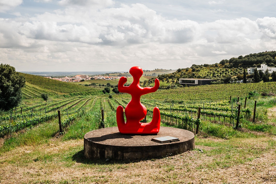 Convento do Espinheiro wines: fine selections for a distinguished stay.