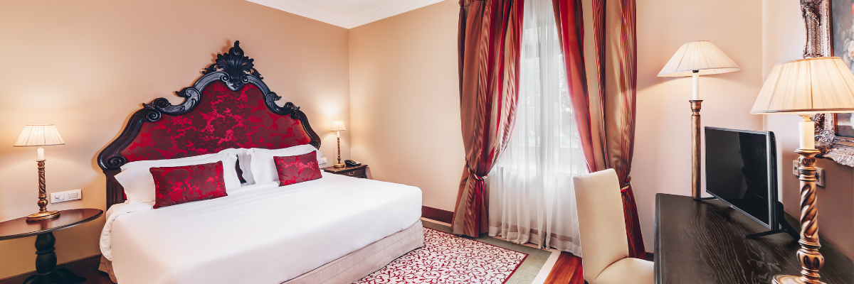 Valentine Experience at Convento do Espinheiro: A Romantic and Historical Getaway