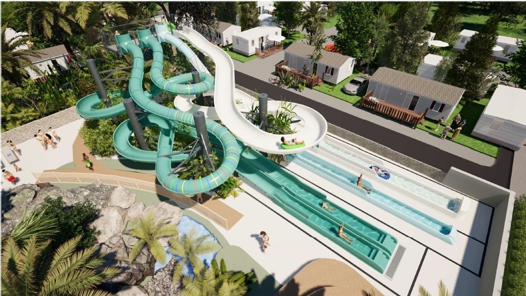 un hombre y una mujer caminan por un campo de golf