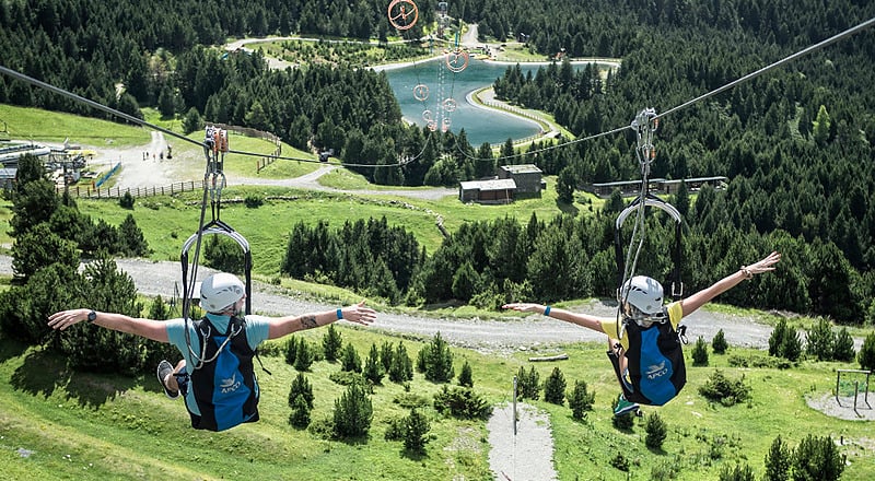 Daguisa: Font DArgent Canillo, aventura al llac amb tirolina i caiac.