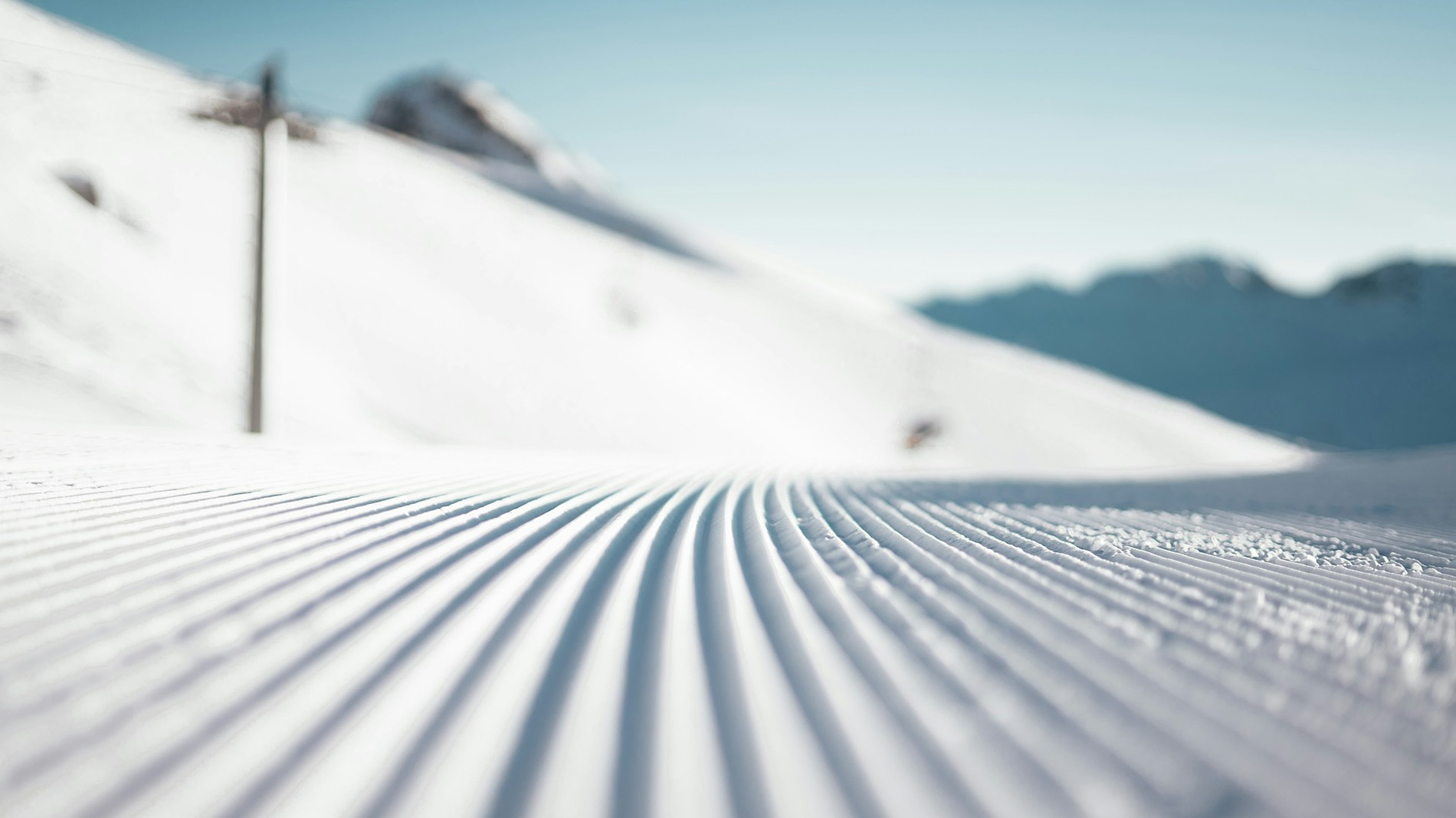 Piste de ski fraîchement damée
