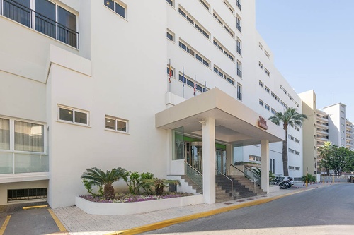 Hotel Parasol: entrada principal y fachada - Torremolinos