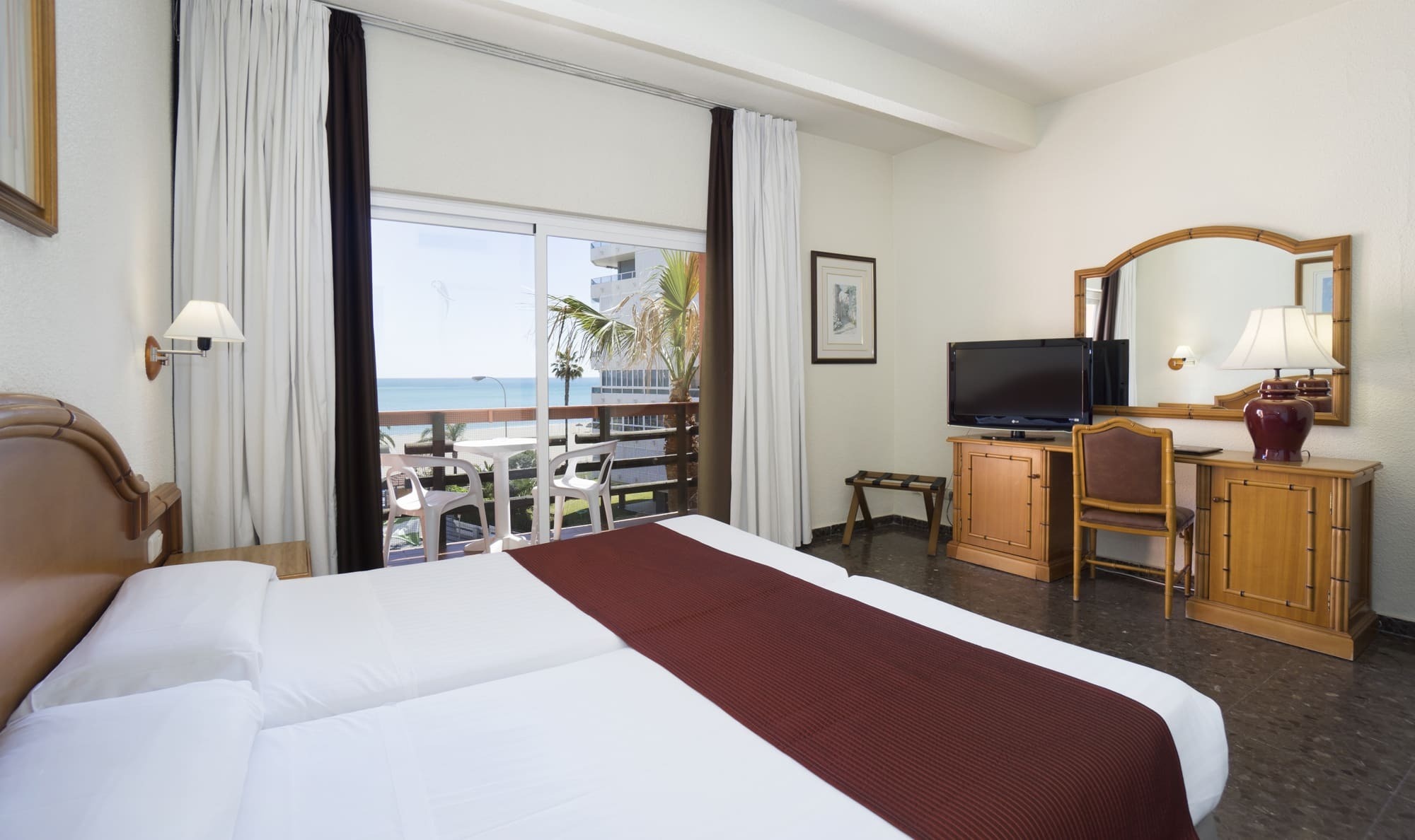 Tropicana Beach Club, hostelería y restauración en Torremolinos