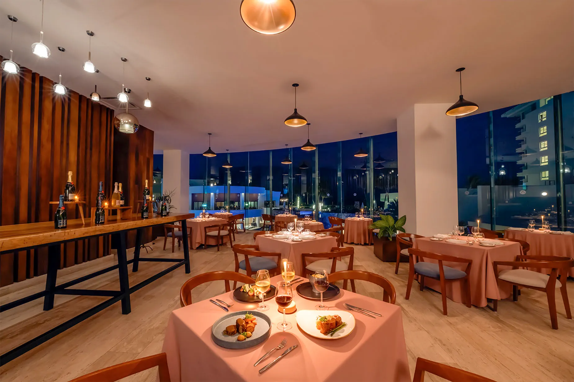 Krystal Grand Cancún