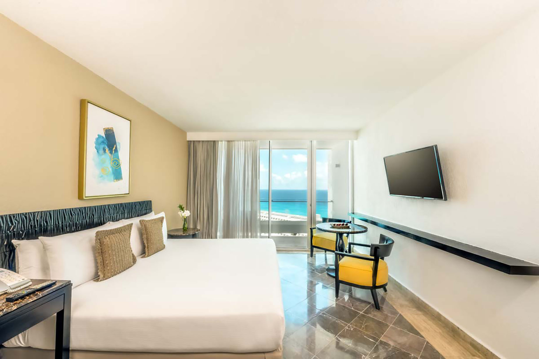 Standard Partial Sea View