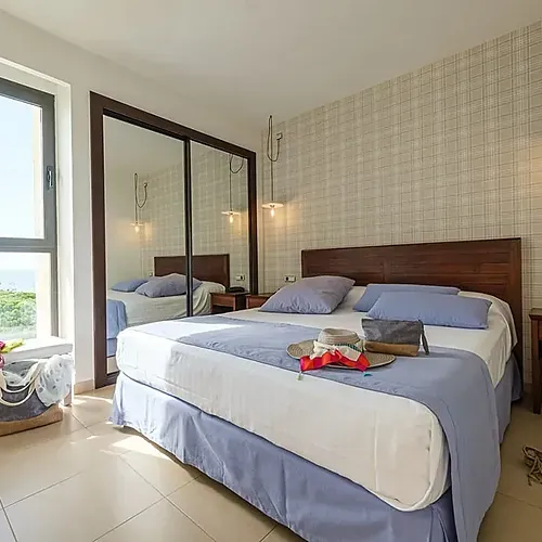 Habitació doble Estival Isla Cristina 4* Superior, amb vista mar i terrassa.