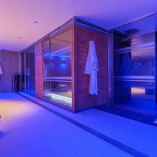 Hotel Sporting Andorra spa: sauna, steam room, relaxing lounge.