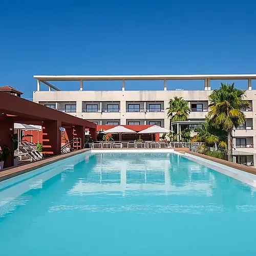 Infinity pool at Estival Park Almaris, Estival Group's Tarragona hotel. Book official!