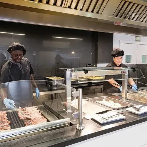 Chefs prepare food at Estival Park Almaris | Estival Group | Tarragona. Official web.