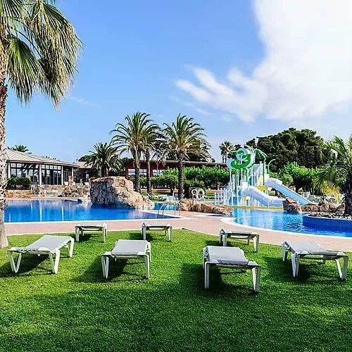 El nostre Estival Eldorado Resort, amb piscina i tobogans. Reserva a Estival Group.