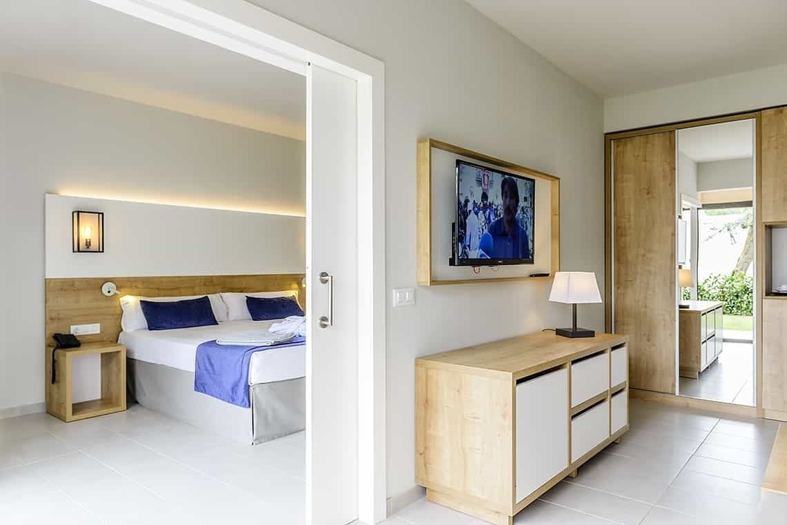 Estival Eldorado Resort: Habitación doble con TV y terraza. ¡Reserva online!