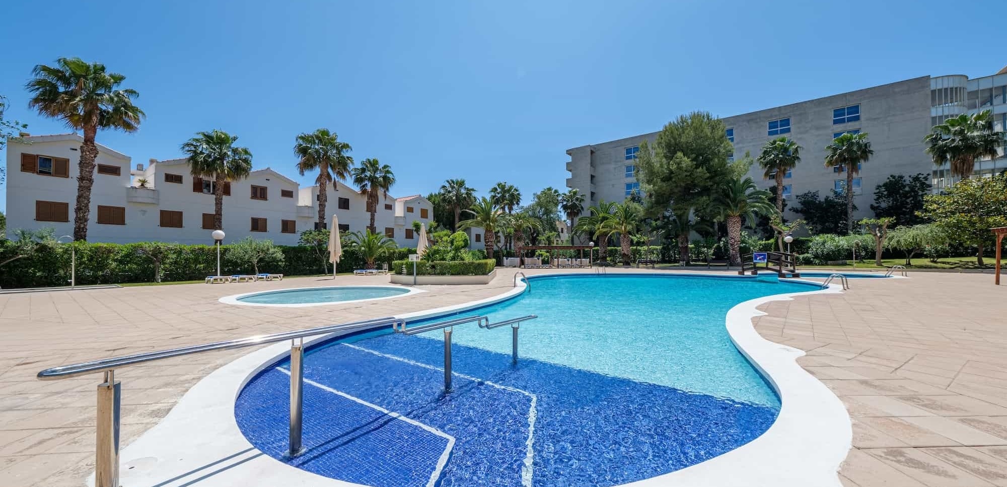 hotel.pictures.0.altText