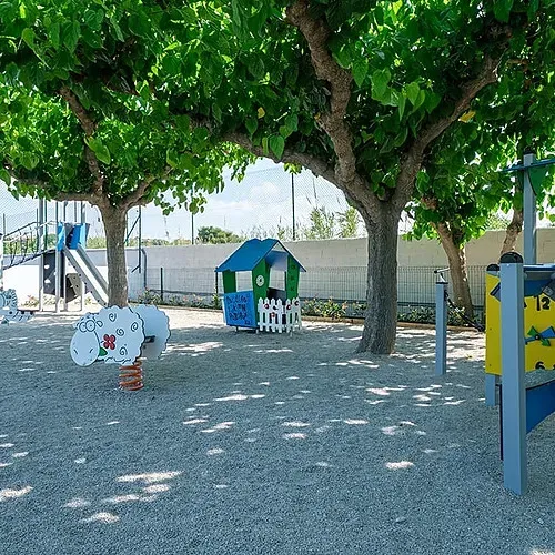 Parque infantil en Estival Vendrell Platja, Baix Penedès, Catalunya. ¡Diversión garantizada!