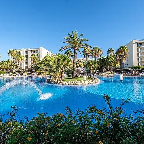 Estival Islantilla 4* Huelva: Pool with palm trees and hotel, Costa de la Luz Official Web.