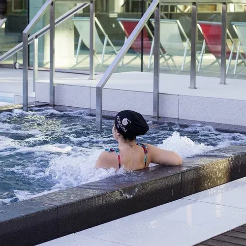 Bany a la piscina termal de l'Hotel Estival Park Marena 4* Superior, Tarragona.