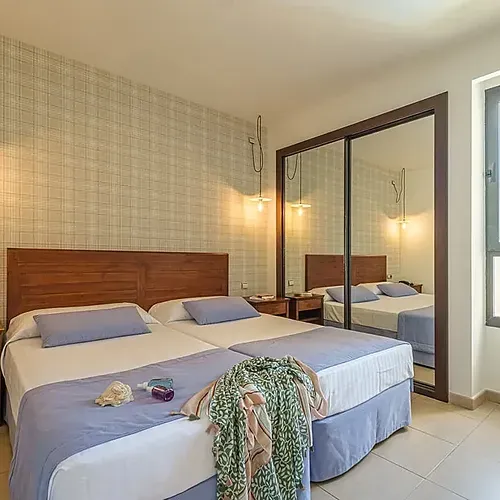 Habitació doble amb dos llits a Estival Isla Cristina 4* Superior | Huelva | Web Oficial