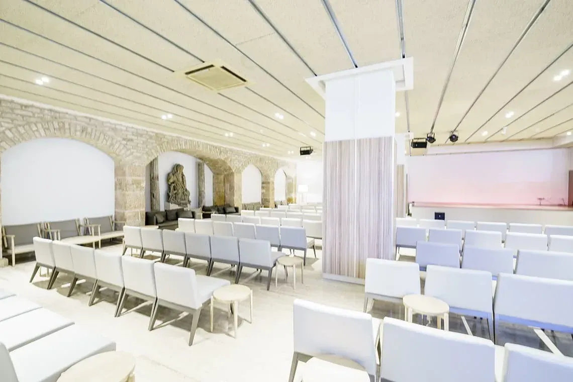 Espacio ESTIVAL: Corporativa, salas de conferencias modernas y cómodas.