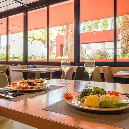 Dining at Estival Park Almaris by Estival Group, Tarragona. Enjoy delicious meals.