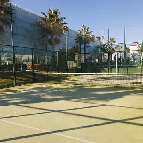 Pistas de pádel del Hotel Estival Park Marena 4* Superior en Tarragona.
