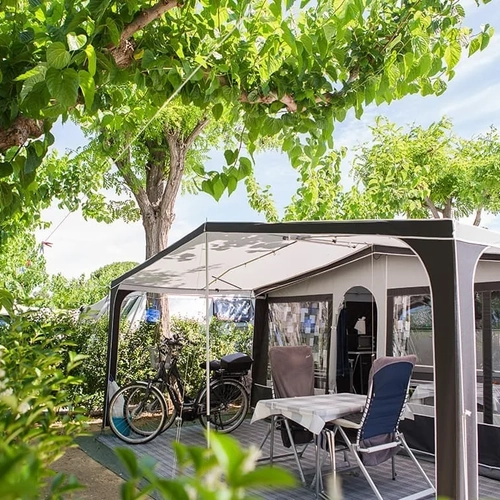 Atracciones de Estival Vendrell Platja | Baix Penedès, Catalunya | Web Oficial: Bicicletas y terraza de camping