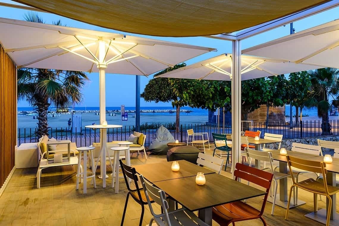 Estival Eldorado Resort: Terraza al atardecer con vistas al mar.