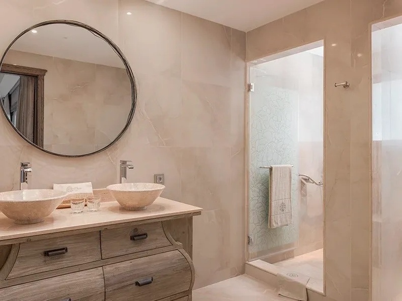 Royal River Luxury Hotel