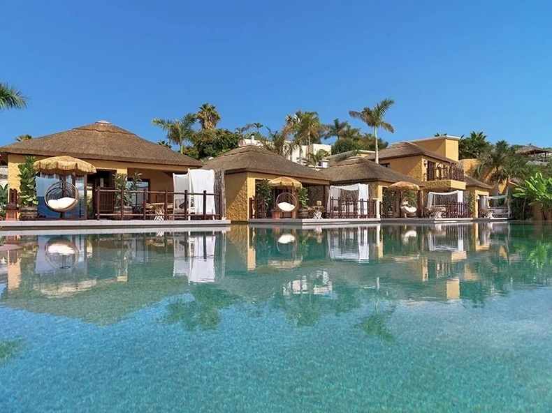 Royal River Luxury Hotel