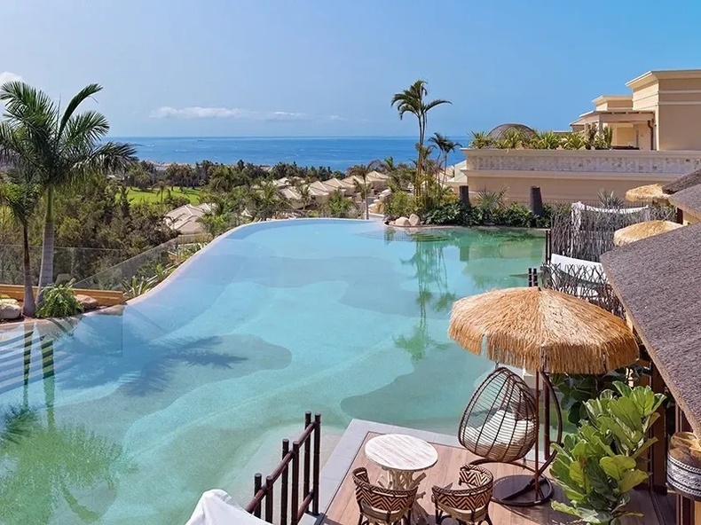 Royal River Luxury Hotel