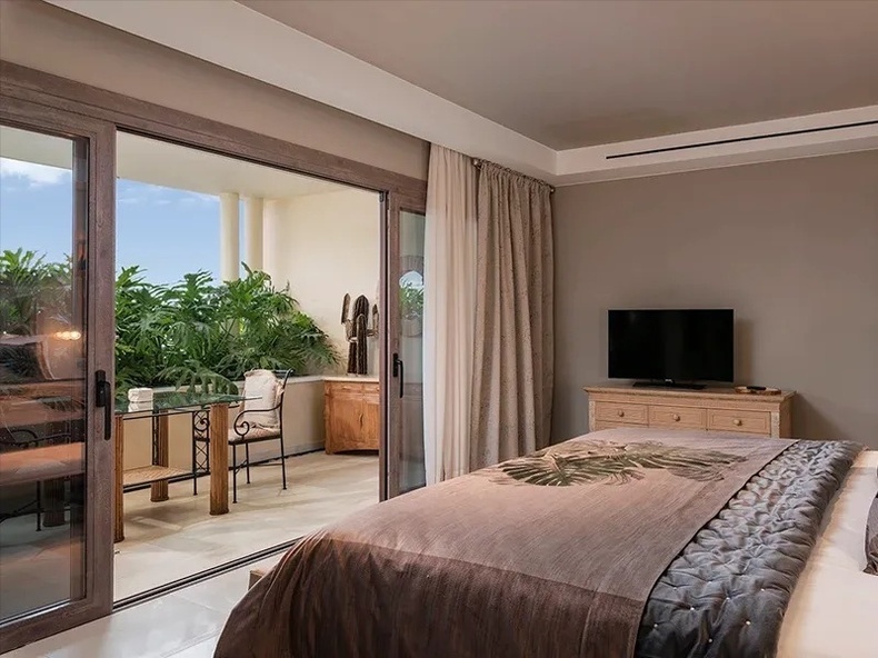 Royal River Luxury Hotel