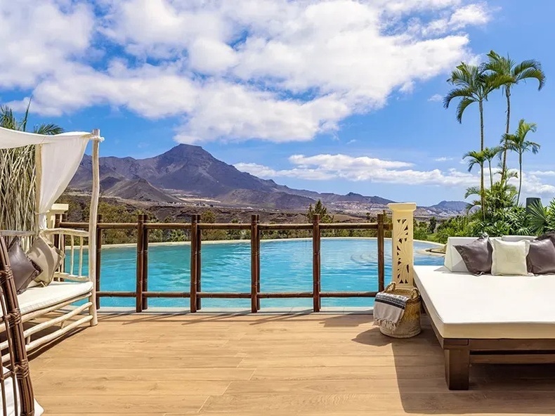 Royal River Luxury Hotel