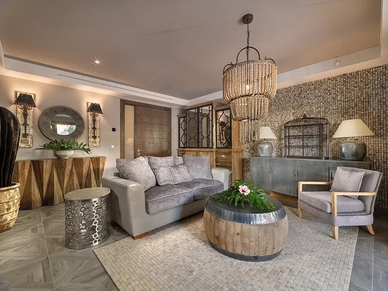 Royal River Luxury Hotel