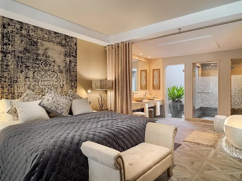 Royal River Luxury Hotel