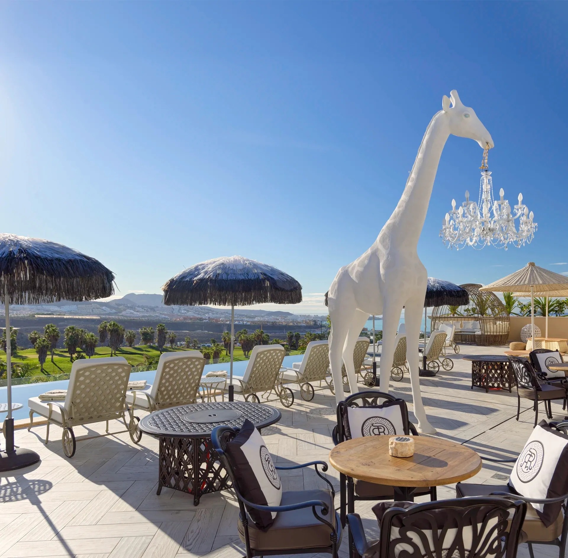 Royal River Luxury Hotel - Restaurantterrasse The Top