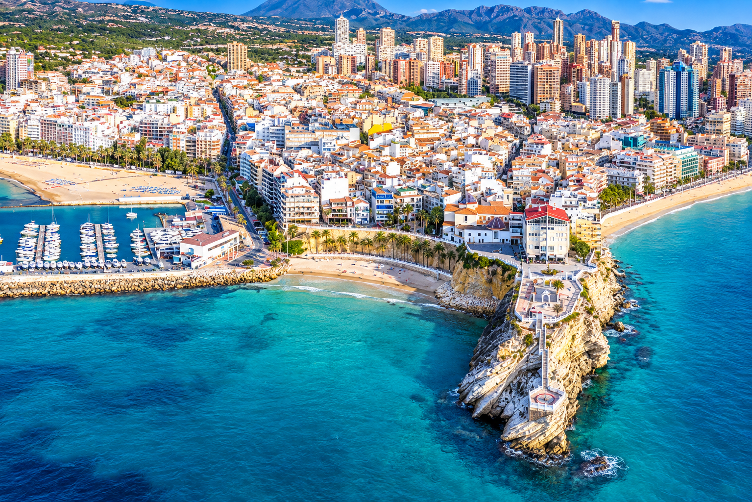 Recorre las calles de Benidorm desde el Hotel Gala Placidia