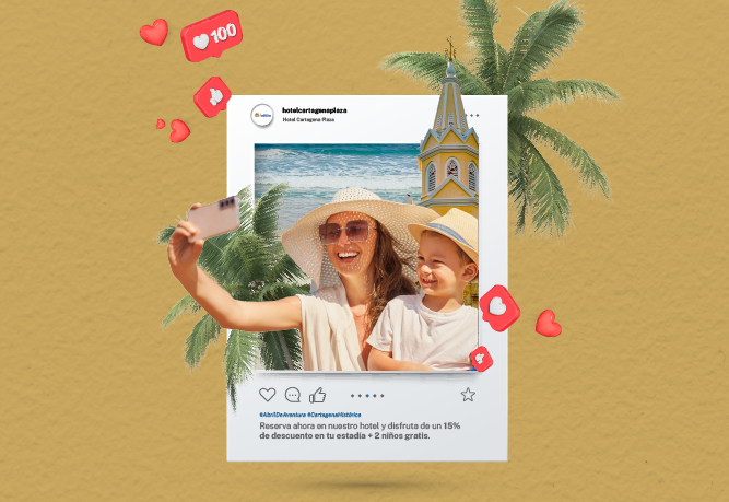 una mujer y un niño toman un selfie en un marco de instagram