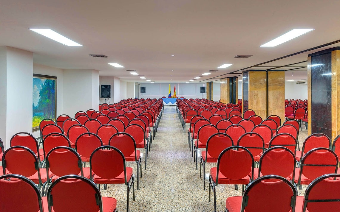 Panorámica del gran salón plaza