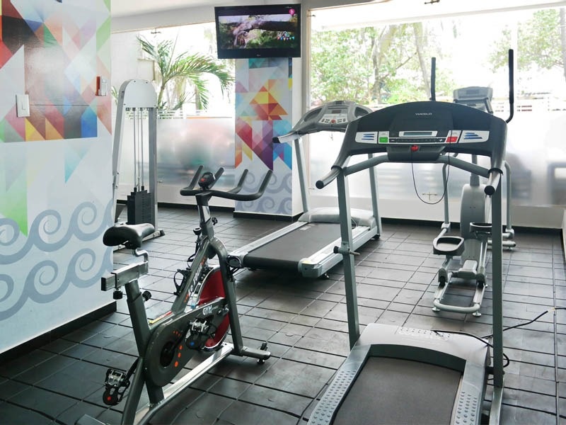 Treadmills in the gym of the EM Cartagena Plaza hotel