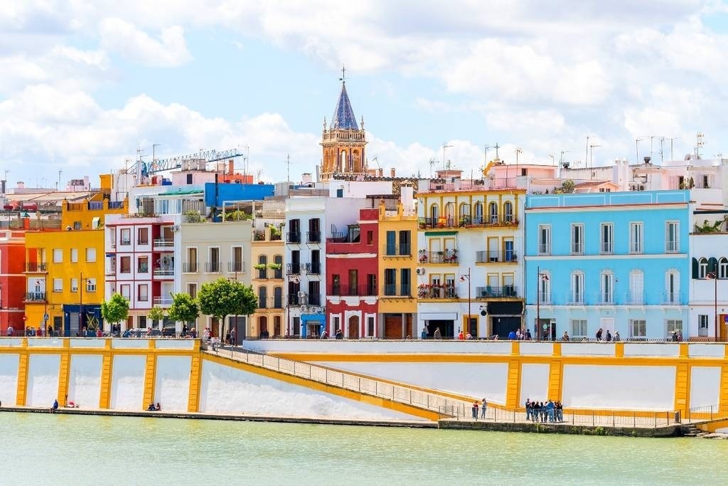 
              Triana en 1 día: azulejos, talleres y el alma del río