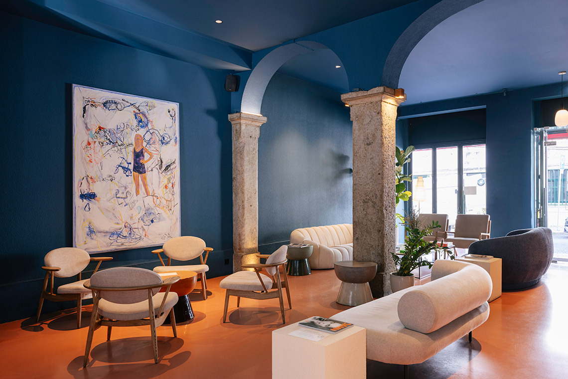 Esqina Hotels