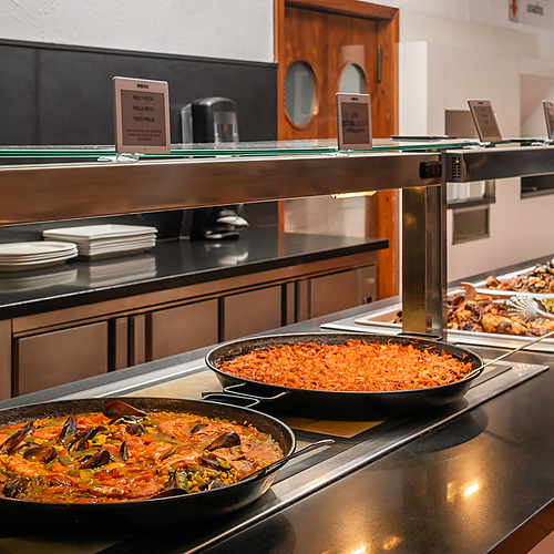 Buffet restaurant with paella ESTIVAL: D Altafulla and seafood dishes.