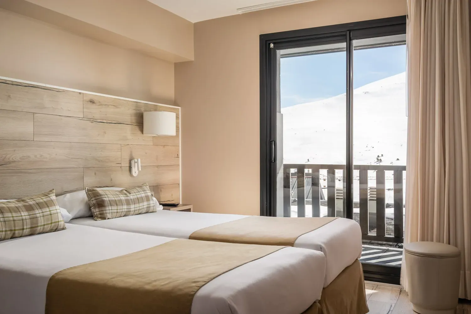 Hotel Caribou